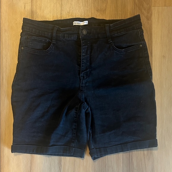 Nine West Charcoal Bermuda Shorts - Picture 1 of 2